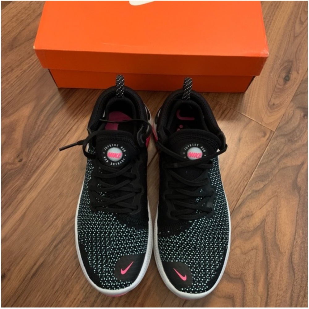 NWT Nike Joyride Run Freeknit running shoes in Black and Pink Blast